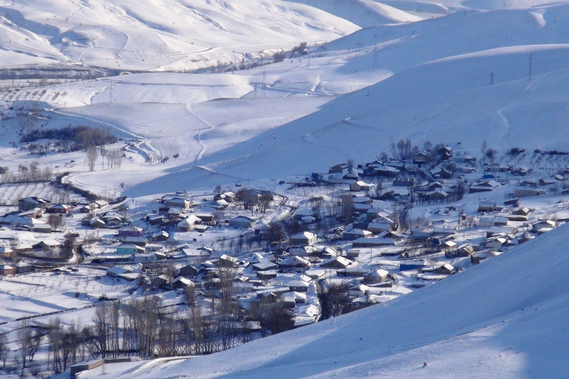 Dondurucu soğuklar köylüyü fena sıktı